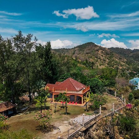 Gili View By Maza Villa Teluknarat Exterior photo