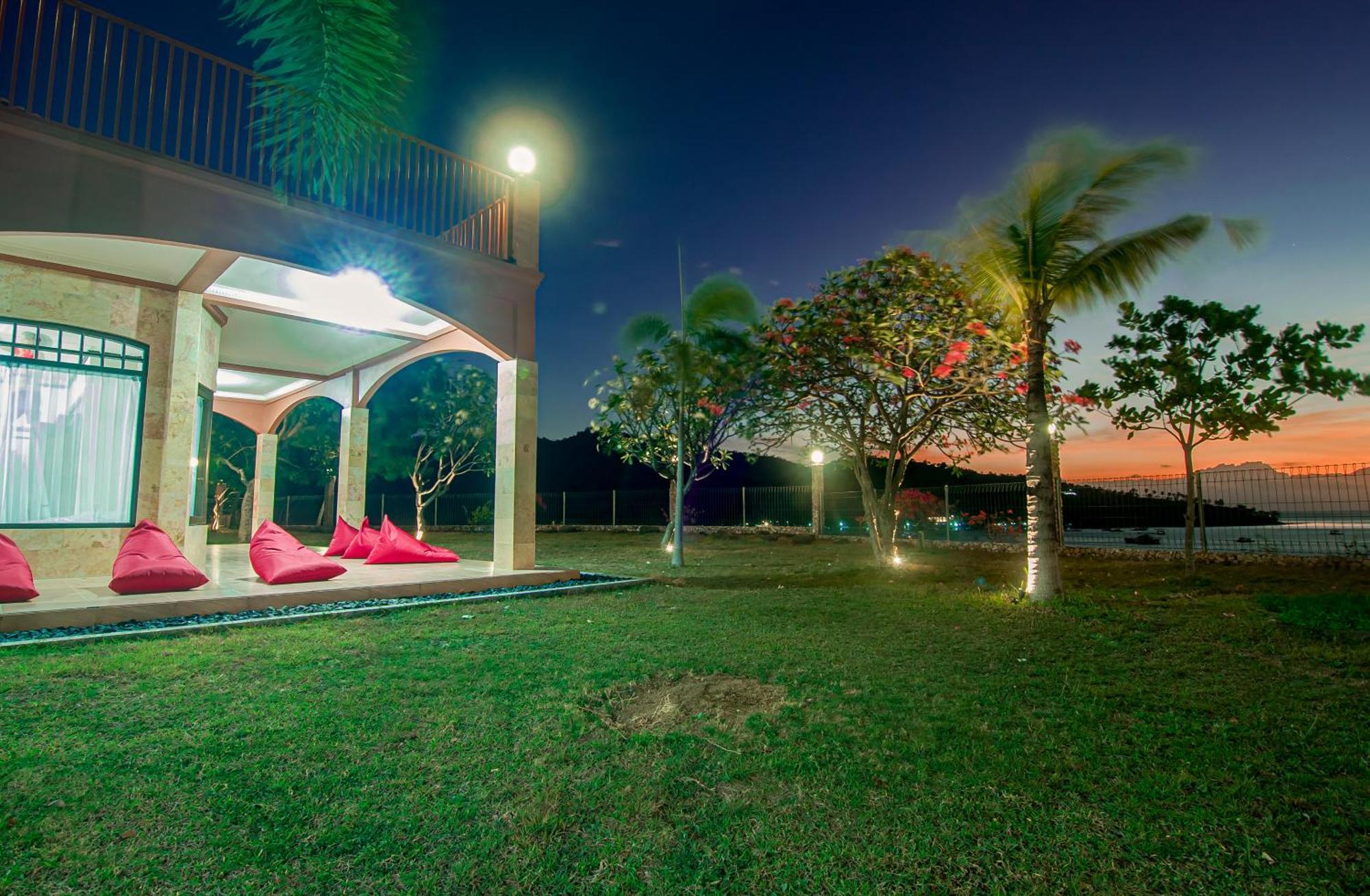 Gili View By Maza Villa Teluknarat Exterior photo