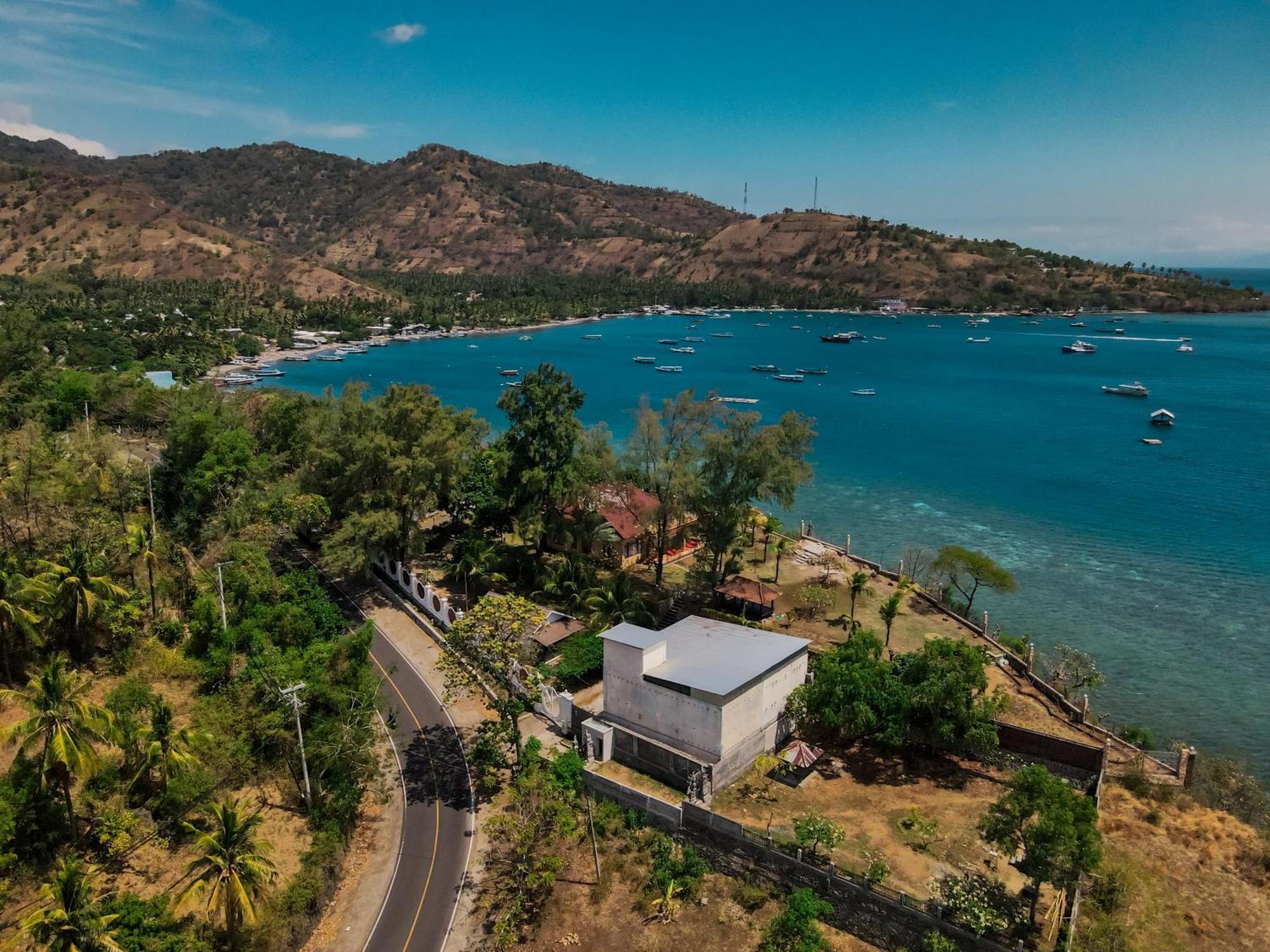 Gili View By Maza Villa Teluknarat Exterior photo