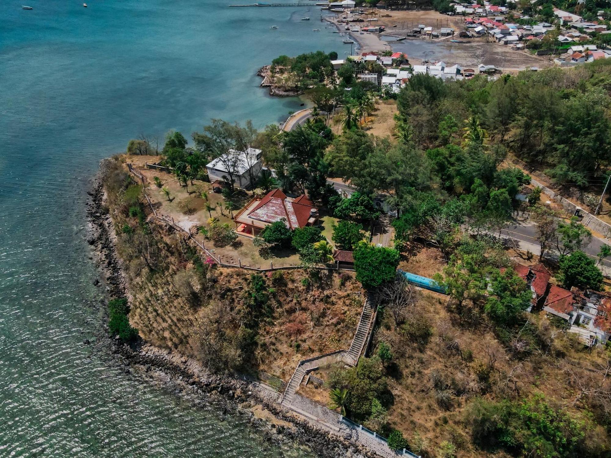 Gili View By Maza Villa Teluknarat Exterior photo